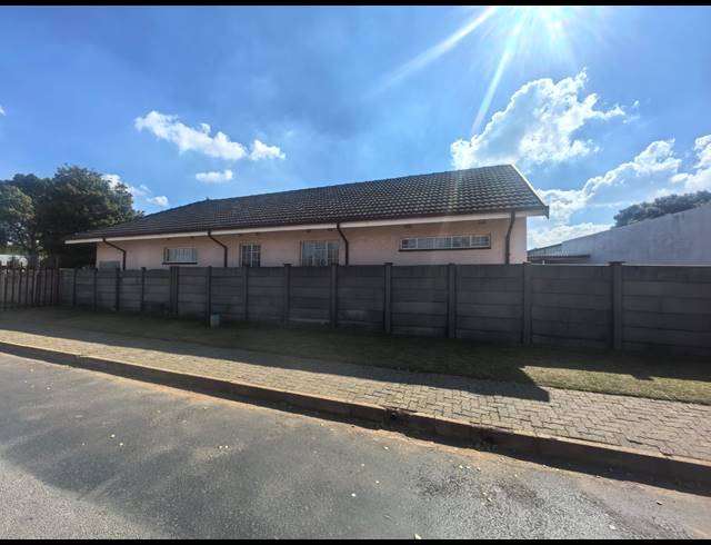 7 BEDROOM FREESTANDING FOR SALE IN BIRCHLEIGH